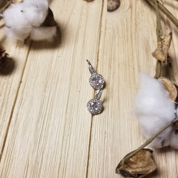 Beautiful SILVER plated CZ Dangle earrings - Picture 3 of 14